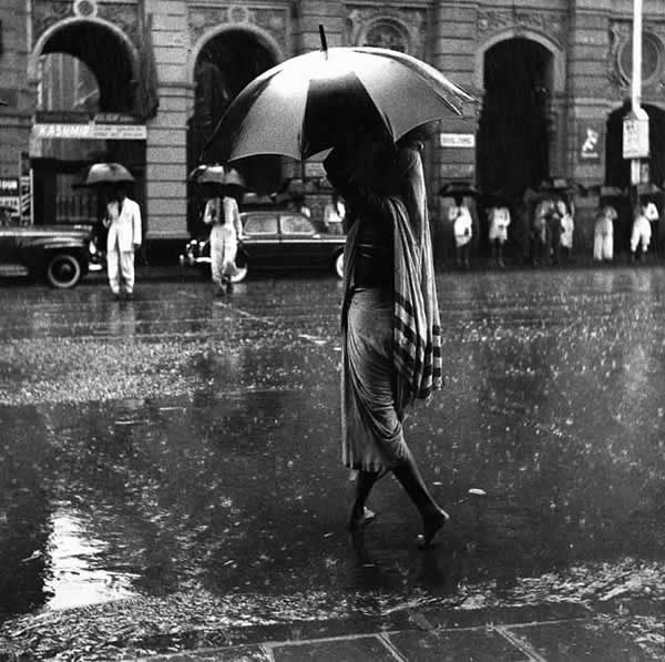 Coolie Woman, Monsoon, Bombay (Mumbai) - 1948